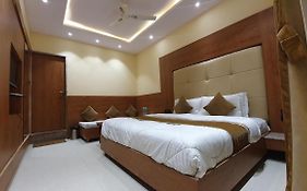 Hotel Golden Veena